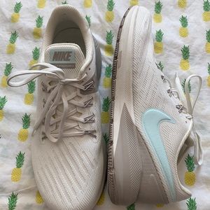 Nike Air Zoom Structure 22